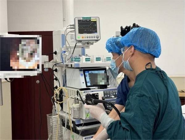 永利策略 重医附二院团队完成无麻醉下高难度“胃肠搭桥”手术